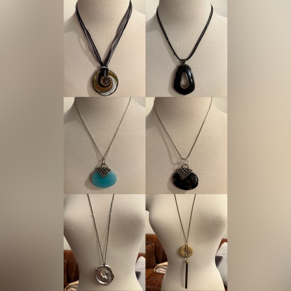Multicolor Pendant Necklace Set